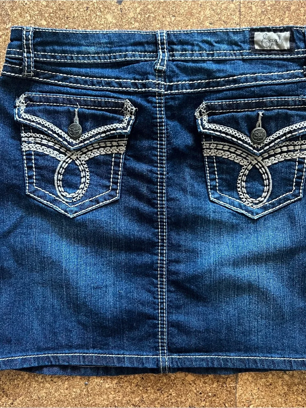 2000s Earl Jean Women’s Dark Blue Denim Mini Skirt - Size 4
